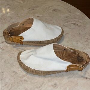 Reef Cushion Sage White and Tan Sandals